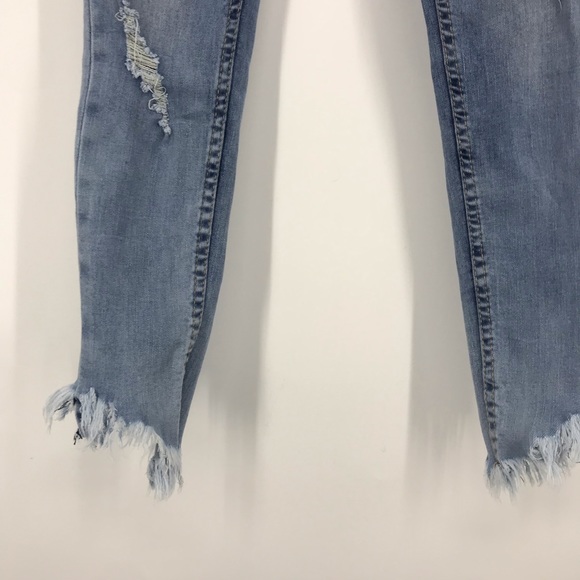 Revamped denim cropped jean embroidered roses 00 - Picture 10 of 12